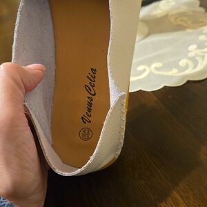 White Versatile Flats with Minimalist Design